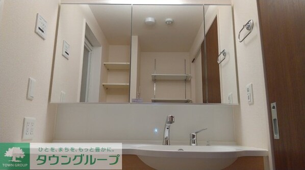 ロイジェントパークスレイクタウン III Eの物件内観写真